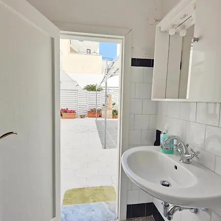 Eden Garden-historic Big House Near Sea,