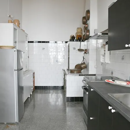 Eden Garden-historic Big House Near Sea, Дом отдыха