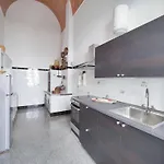 Eden Garden-historic Big House Near Sea, Holiday home *