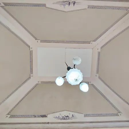 Eden Garden-historic Big House Near Sea, 別荘