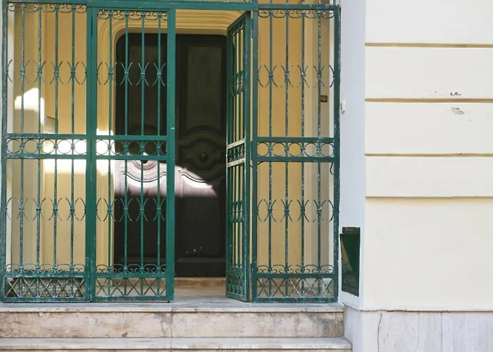 Eden Garden-historic Big House Near Sea, Holiday home *