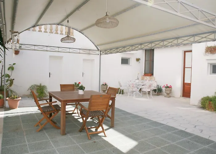 Eden Garden-historic Big House Near Sea, Holiday home Gallipoli