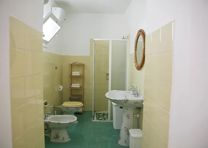 Eden Garden-historic Big House Near Sea, Holiday home *