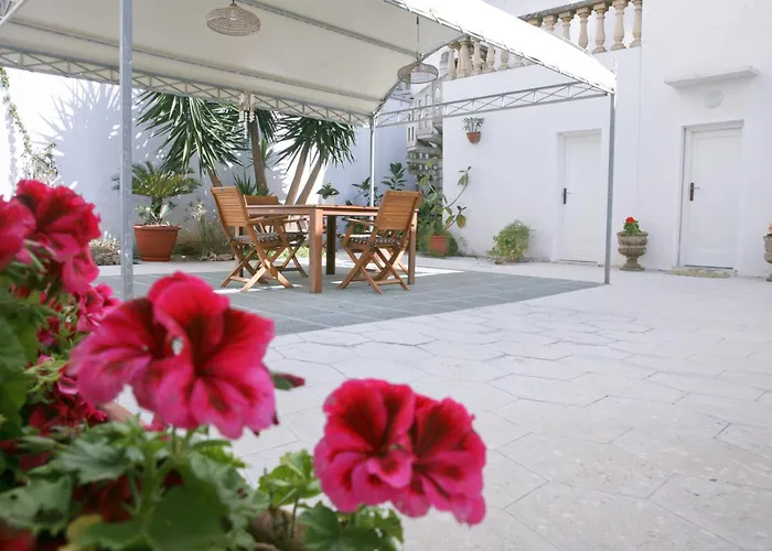 Holiday home Eden Garden-historic Big House Near Sea,