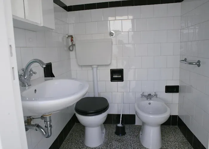 Holiday home Eden Garden-historic Big House Near Sea, *