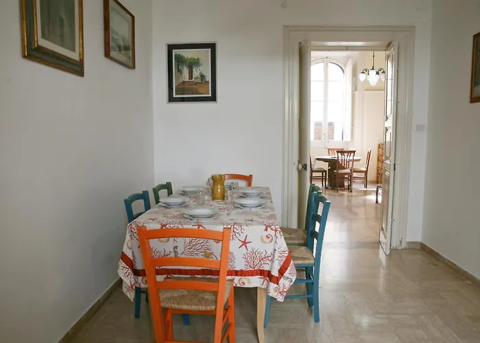 Eden Garden-historic Big House Near Sea, Gallipoli