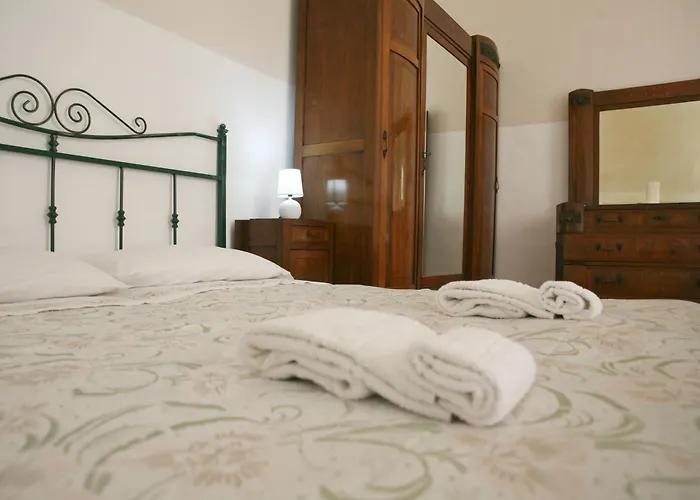 Eden Garden-historic Big House Near Sea, Holiday home