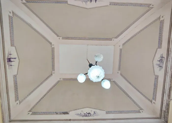 Eden Garden-historic Big House Near Sea, Holiday home