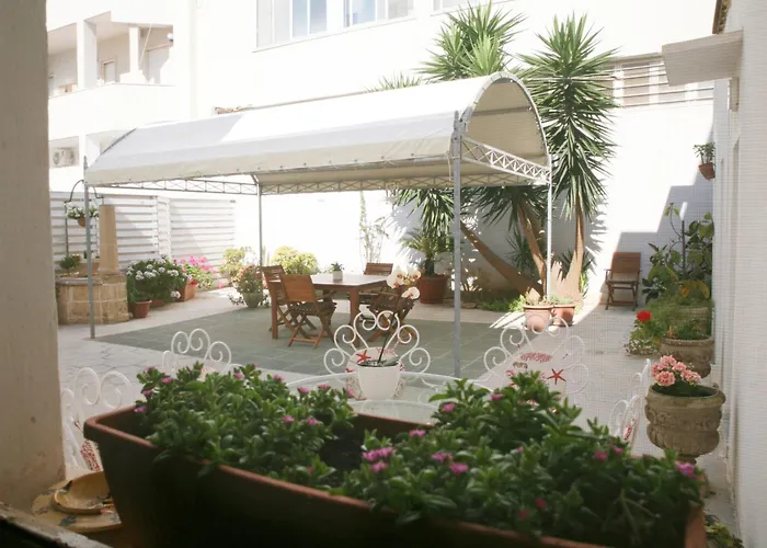 Holiday home Eden Garden-historic Big House Near Sea, *